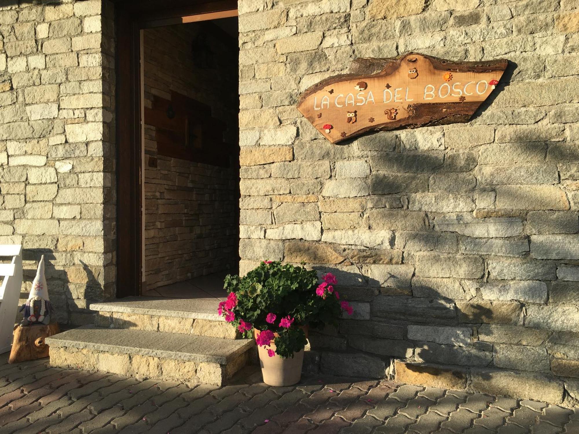 La Casa Del Bosco Apartment Aosta Exterior photo